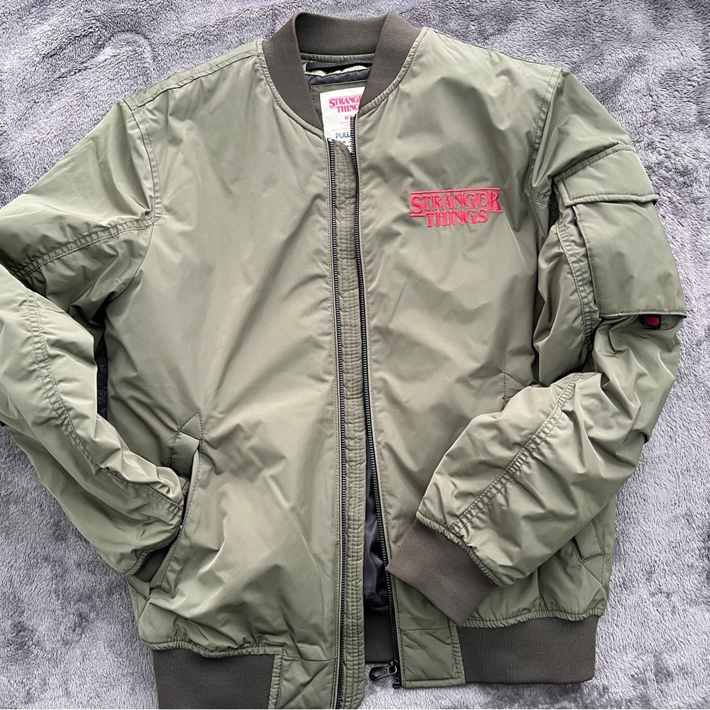 Netflix x Pull & Bear Stranger Things Bomber Jacket Exclusive Men’s Medium